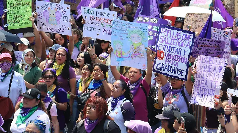 Carteles 8M